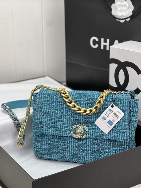 CN 19 LARGE HANDBAG