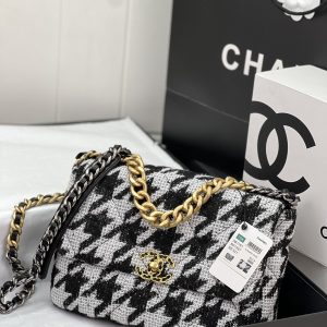 CN 19 LARGE HANDBAG