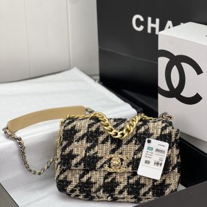 CN 19 HANDBAG