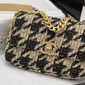 CN 19 HANDBAG