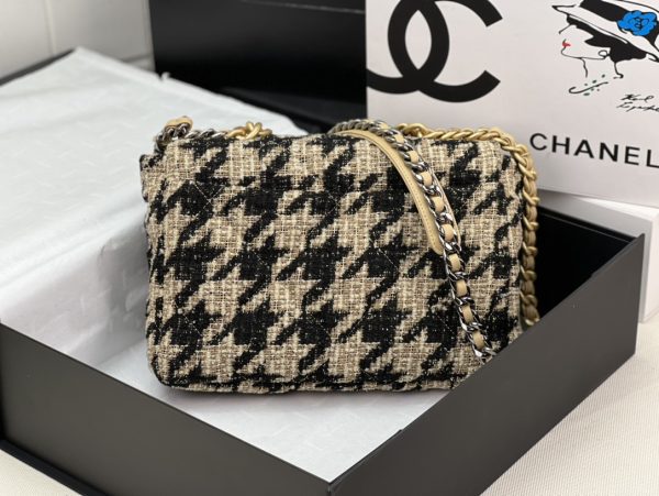 CN 19 LARGE HANDBAG