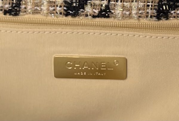 CN 19 LARGE HANDBAG