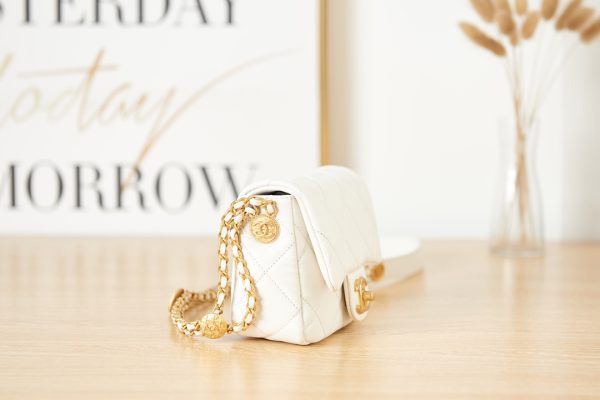 MINI CLASSIC FLAP BAG