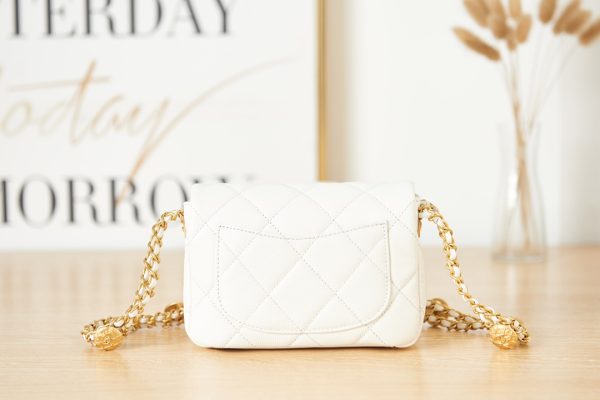 MINI CLASSIC FLAP BAG