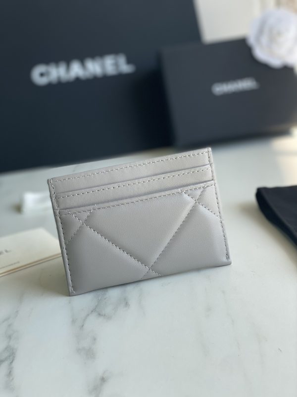 Chanl 19 CARD HOLDER