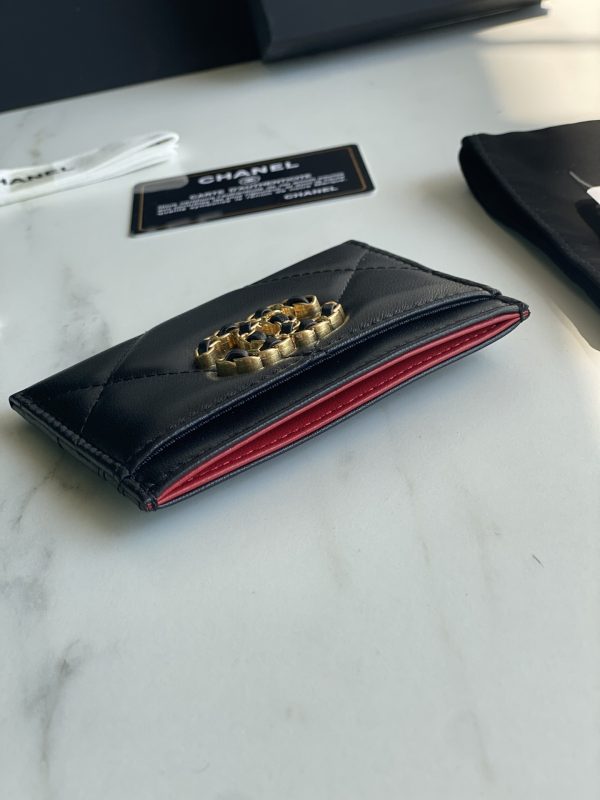 Chanl 19 CARD HOLDER