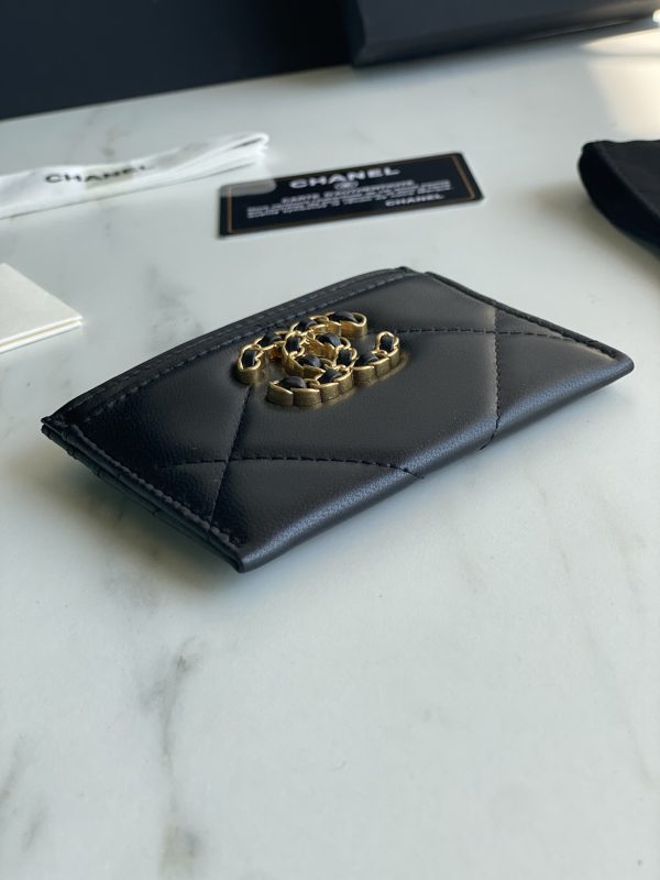 Chanl 19 CARD HOLDER