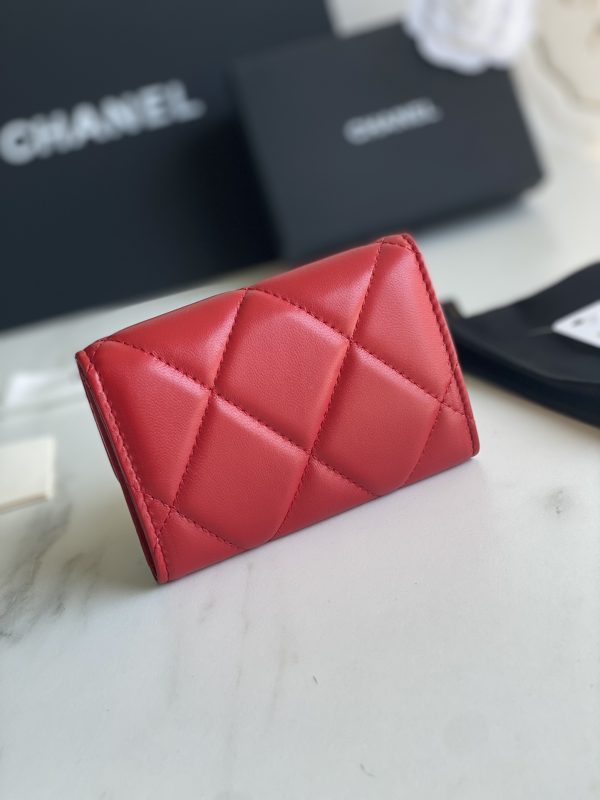 Chanl 19 FLAP CARD HOLDER