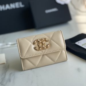 Chanl 19 FLAP CARD HOLDER