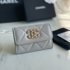 Chanl 19 FLAP CARD HOLDER