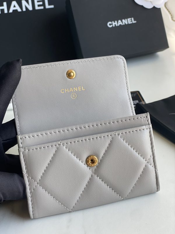 Chanl 19 FLAP CARD HOLDER