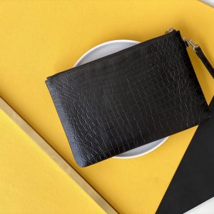 CASSANDRE SL MATELASSÉ DOCUMENT HOLDER IN GRAIN DE POUDRE EMBOSSED LEATHER