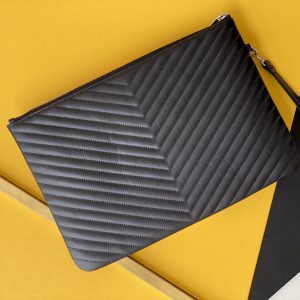 CASSANDRE SL MATELASSÉ DOCUMENT HOLDER IN GRAIN DE POUDRE EMBOSSED LEATHER