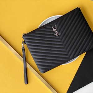 CASSANDRE SL MATELASSÉ DOCUMENT HOLDER IN GRAIN DE POUDRE EMBOSSED LEATHER