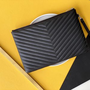 CASSANDRE SL MATELASSÉ DOCUMENT HOLDER IN GRAIN DE POUDRE EMBOSSED LEATHER