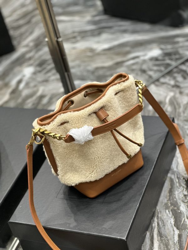 EMMANUELLE SMALL BUCKET BAG IN QUILTED LAMBSKIN