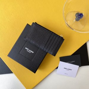 CASSANDRE MATELASSÉ ZIPPED FRAGMENTS CARD CASE IN GRAIN DE POUDRE EMBOSSED LEATHER