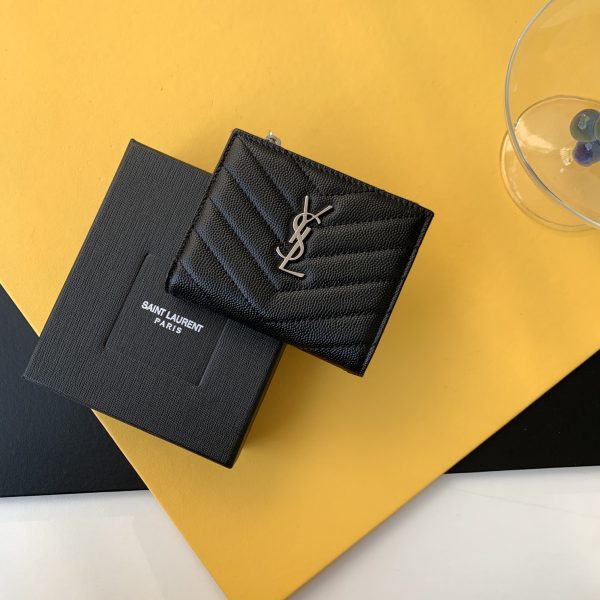 CASSANDRE MATELASSÉ FLAP CARD CASE IN GRAIN DE POUDRE EMBOSSED LEATHER