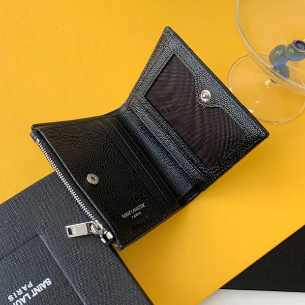 CASSANDRE MATELASSÉ FLAP CARD CASE IN GRAIN DE POUDRE EMBOSSED LEATHER