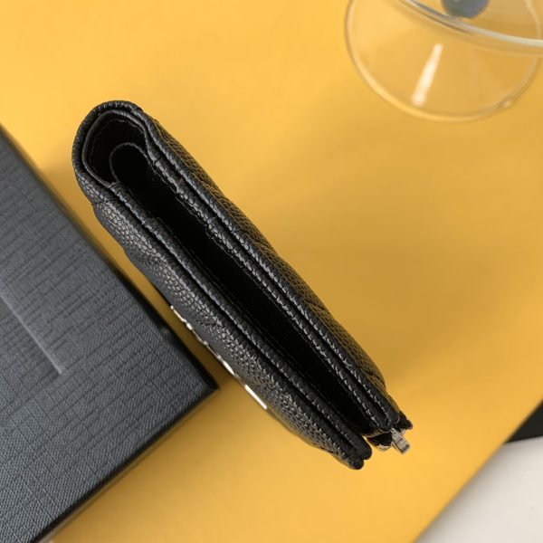 CASSANDRE MATELASSÉ FLAP CARD CASE IN GRAIN DE POUDRE EMBOSSED LEATHER