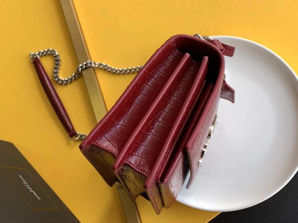 SUNSET MEDIUM CHAIN BAG IN SMOOTH LEATHER