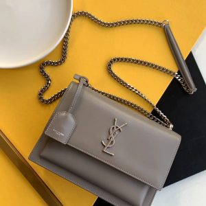 SUNSET MEDIUM CHAIN BAG IN SMOOTH LEATHER