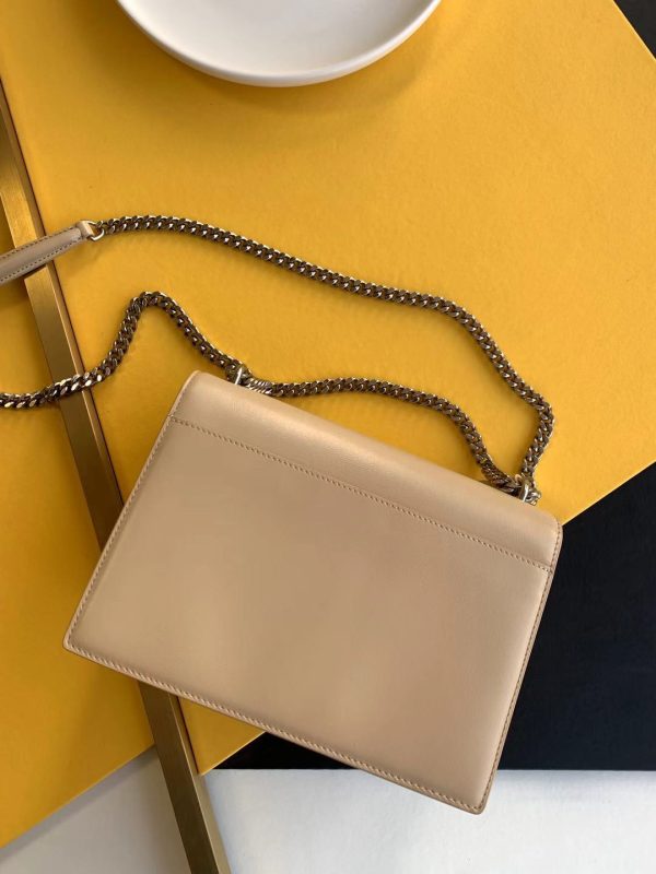 SUNSET MEDIUM CHAIN BAG IN SMOOTH LEATHER