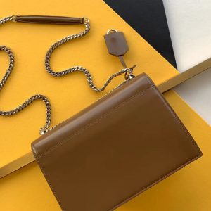 SUNSET MEDIUM CHAIN BAG IN SMOOTH LEATHER