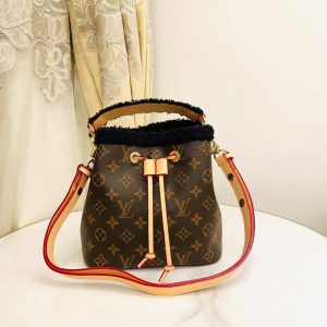 Laveszi Luxury Bags LV 579