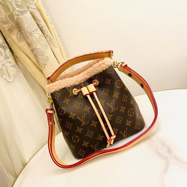 Laveszi Luxury Bags LV 580