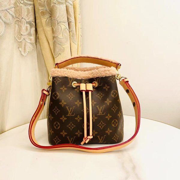 Laveszi Luxury Bags LV 580