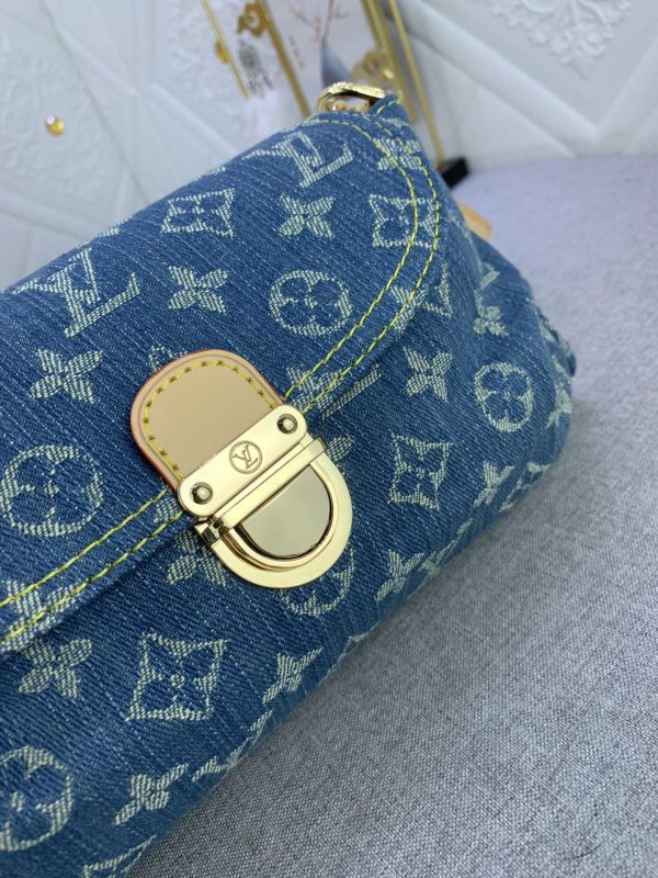 Louis Vuitton Pleaty bag in blue denim