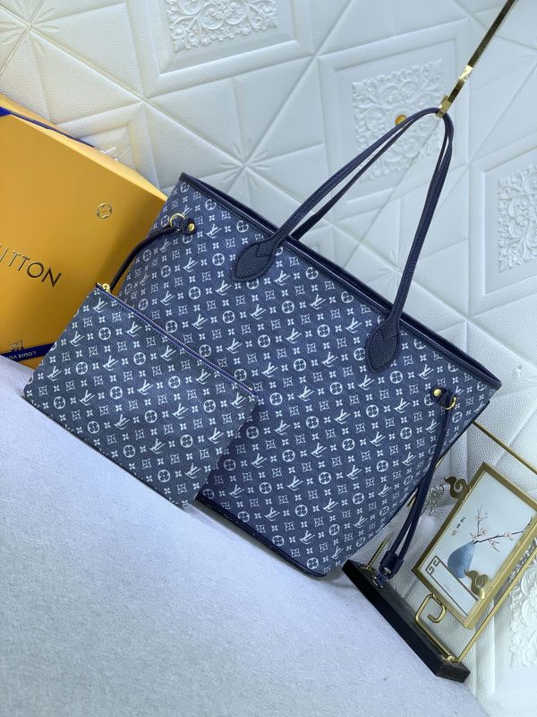 Louis Vuitton Neverfull Classic