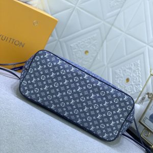 Louis Vuitton Neverfull Classic