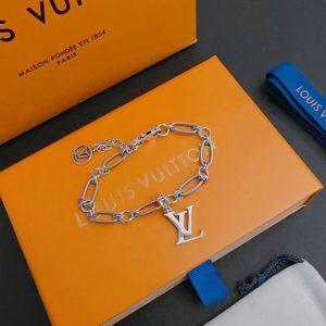 LV bracelet 11ly225