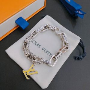 LV bracelet 11ly236