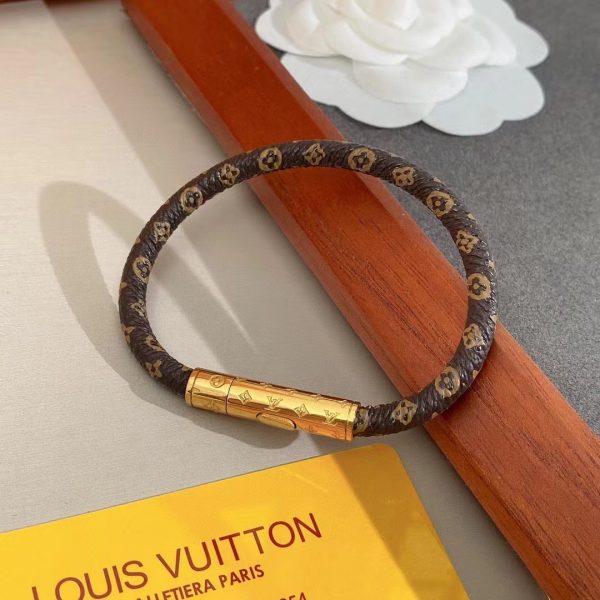 LV bracelet 11ly264 New