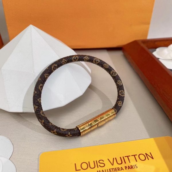 LV bracelet 11ly264 New