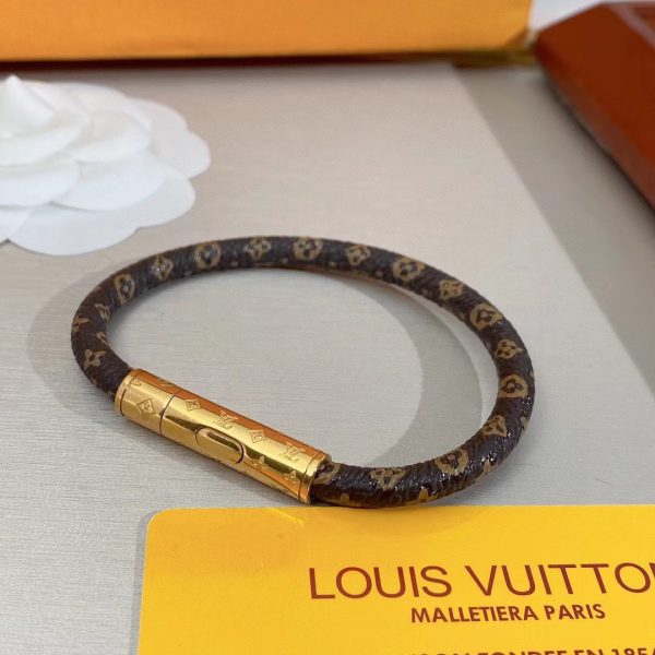 LV bracelet 11ly264 New