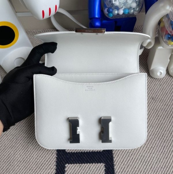 HERMES CONSTANCE SWIFT WHITE SILVER HARDWARE 18CM