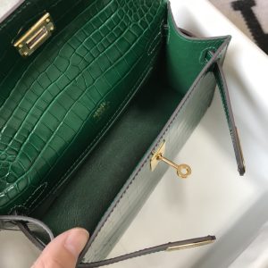 HERMES MINI KELLY POCHETTE CROCODILE GOLD TONED HARDWARE GREEN 22CM