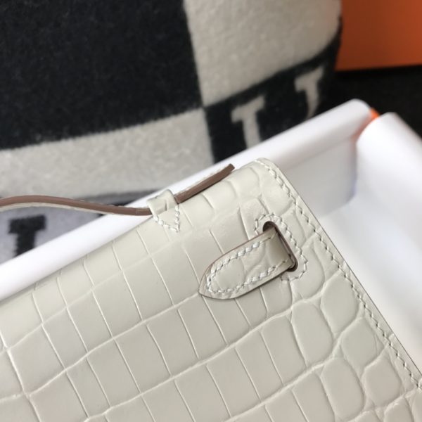 HERMES MINI KELLY POCHETTE CROCODILE GOLD TONED HARDWARE WHITE 22CM