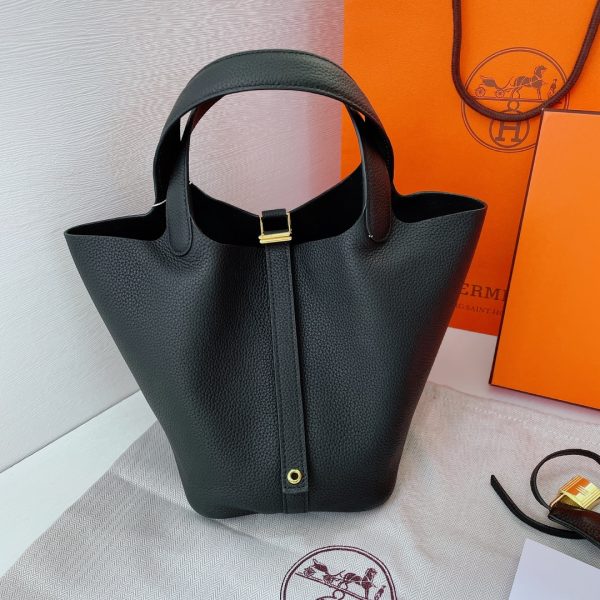 HERMES PICOTIN LOCK 18 BLACK BAG WITH GOLD-TONED HARDWARE 18CM