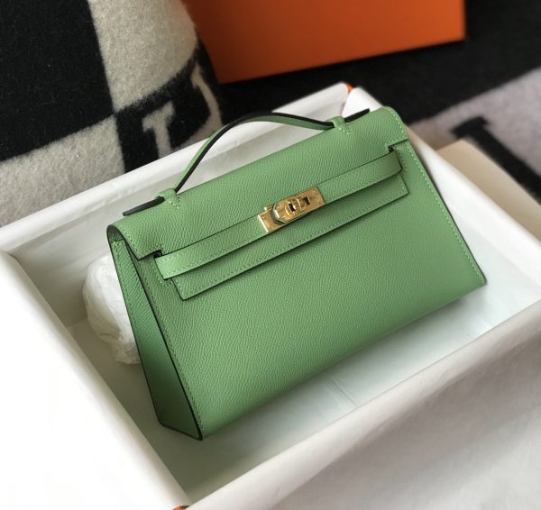 HERMES MINI KELLY POCHETTE GOLD TONED HARDWARE LIGHT GREEN 22CM