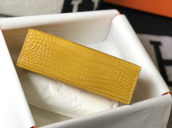 HERMES MINI KELLY POCHETTE CROCODILE GOLD TONED HARDWARE YELLOW 22CM