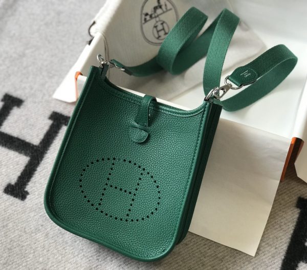 HERMES EVELYNE 16 AMAZONE DARK GREEN BAG 16CM