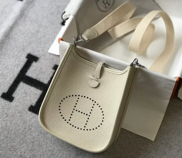 HERMES EVELYNE 16 AMAZONE WHITE BAG 16CM H069426CKAV