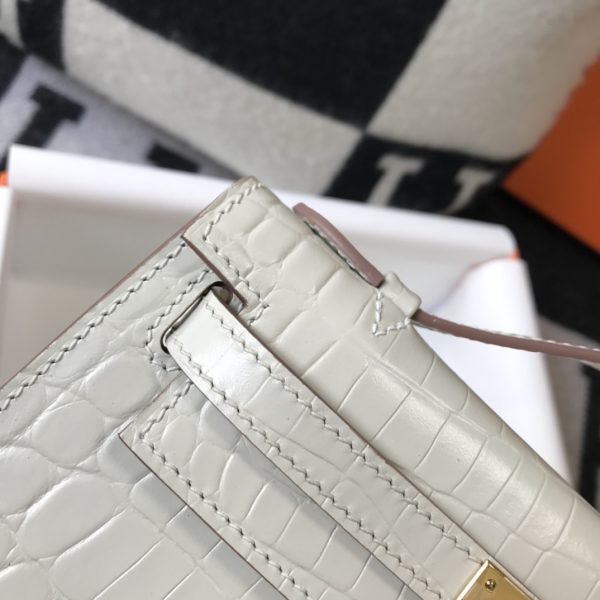 HERMES MINI KELLY POCHETTE CROCODILE GOLD TONED HARDWARE WHITE 22CM