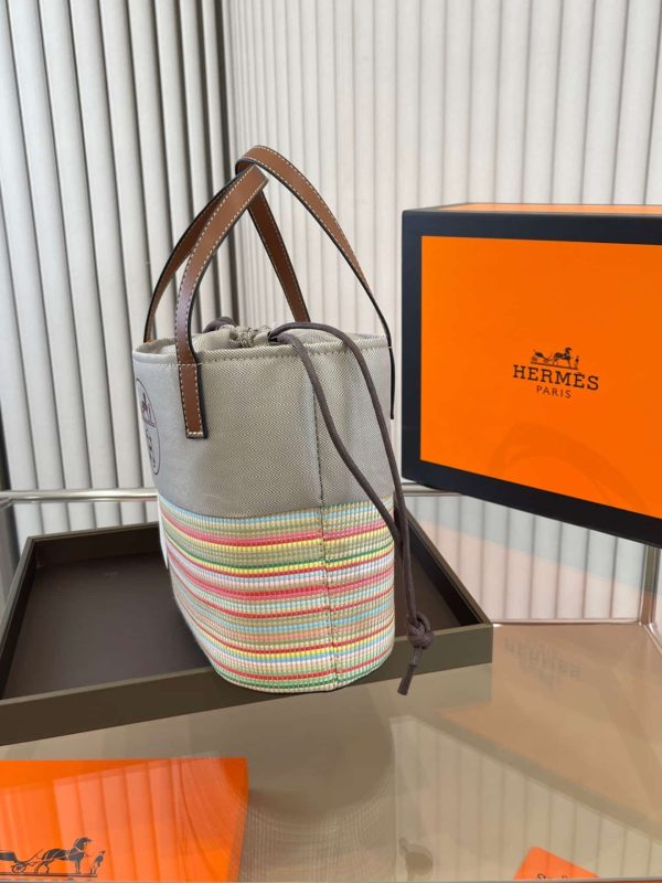 HERMÈS ROTTAN CANVAS WITH LEATHER BUCKET BAG 24CM