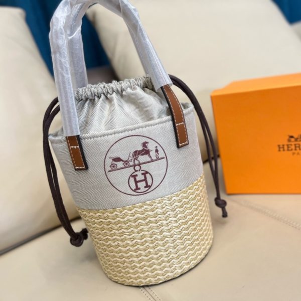 HERMÈS BUCKET BAG WITH LEATHER WHITE 15CM